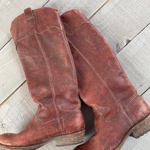 Vintage FRYE boots 👀